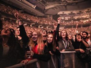 Rockkonzert trotz Brustimplantaten?